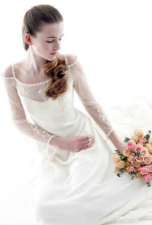 suggestions for finding a wedding dress on a budget