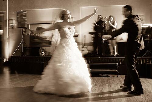 wedding planning tips - advice on picking a wedding dj dancing_bride